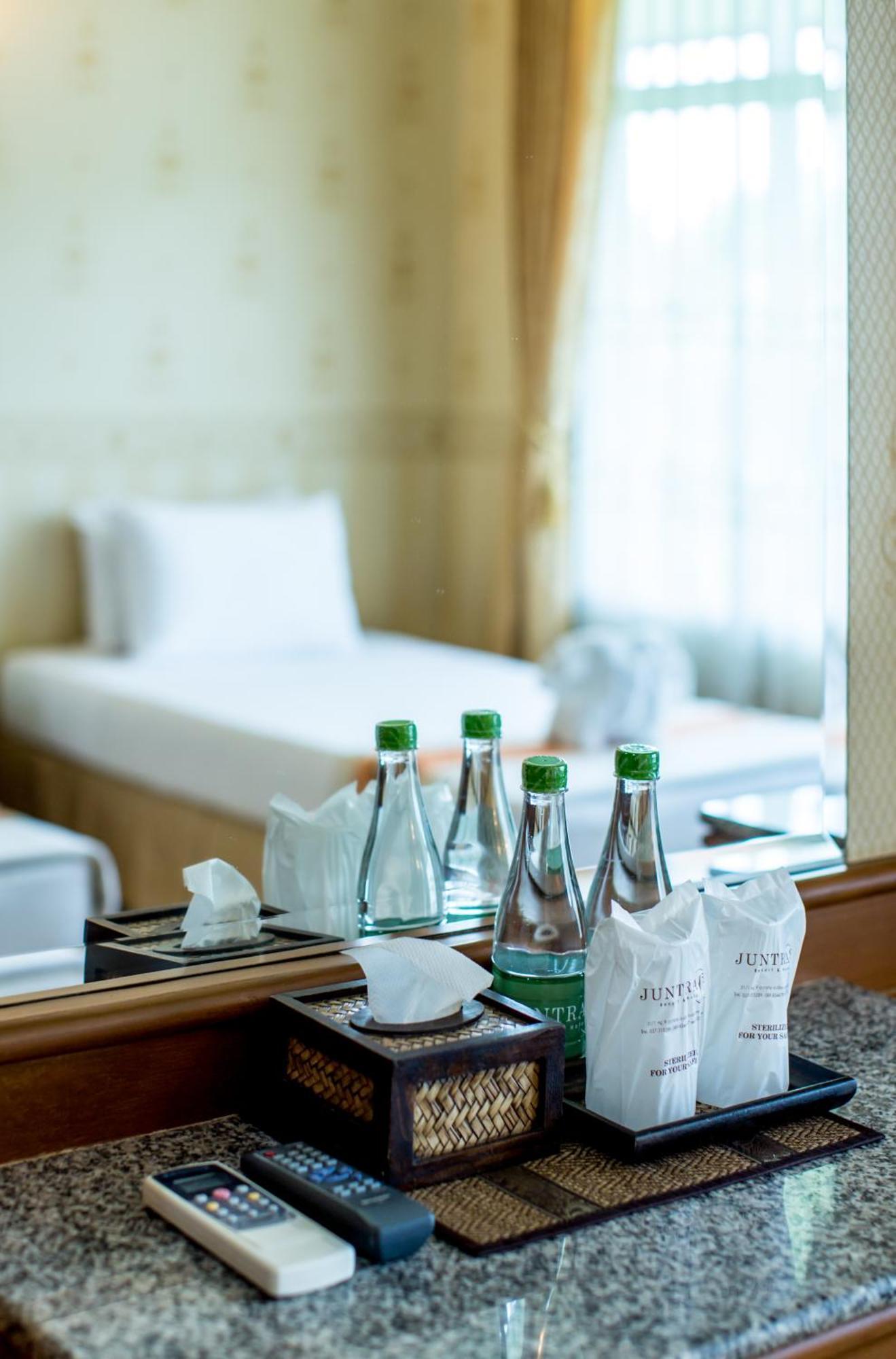 Juntra Resort & Hotel Nakhon Nayok Ngoại thất bức ảnh